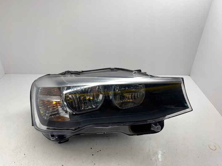 BMW X3 F25 LCI Feux phare Droit