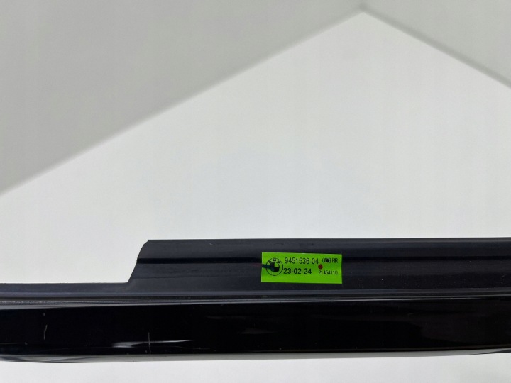BMW X1 U11 Oven kaapimislista oikea taka 9451536 5