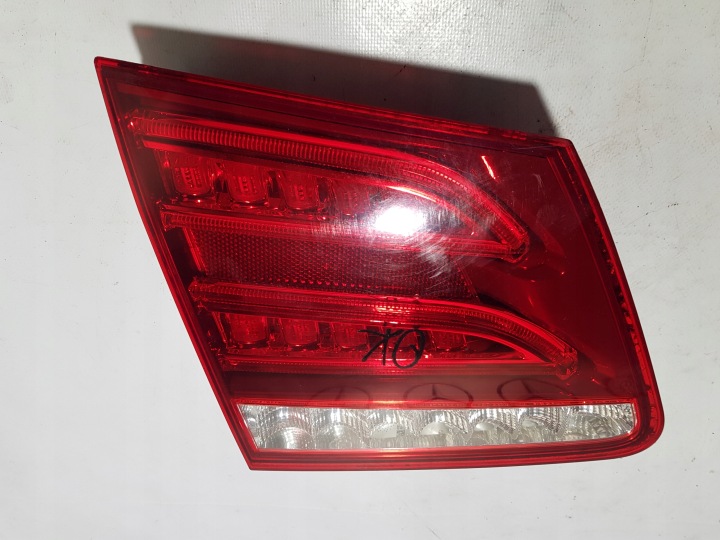 MERCEDES W212 LIFT sedan light left rear part to the bonnet 2129069702