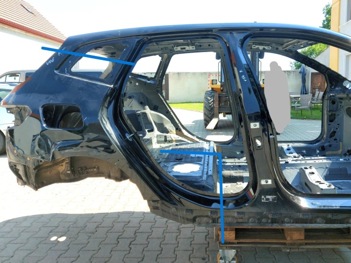 BMW U06 200i blatník čtvrtka záď pravý 668