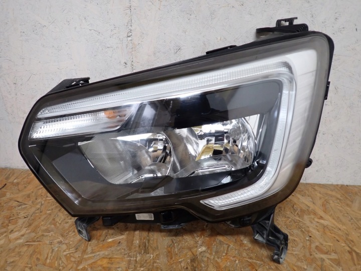far lijeva REFLEKTOR lijevi RENAULT MASTER III LIFT IV 2019-2024R 260607867R