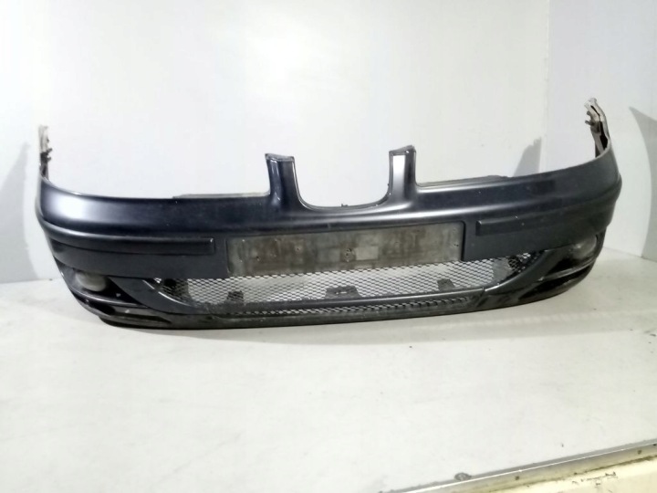 Seat Leon a nárazník předek přední LC7U