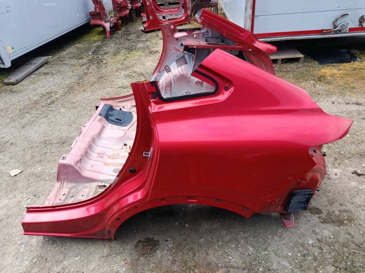 čtvrtka zadní vana blatník napínací pás strana levá Renault Arkana TENNP hybryda