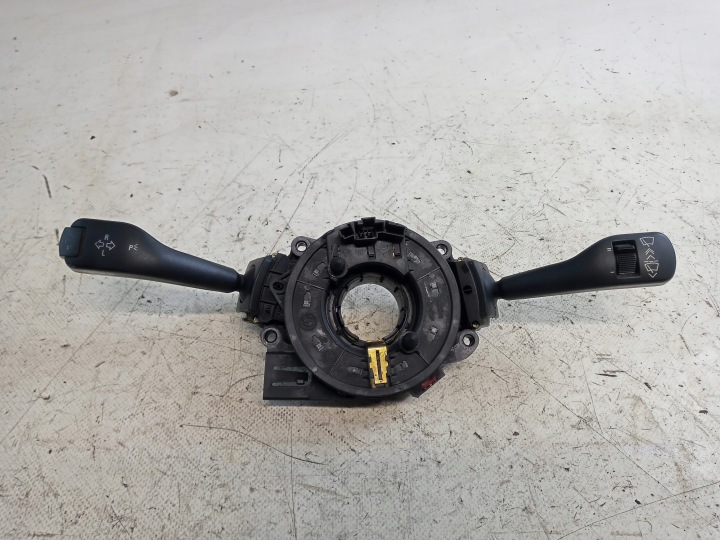 páčky pod volant a ovládání BMW E46 8376445