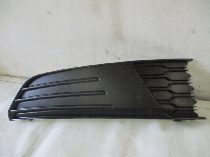 Grille Pare choc Droit Avant Avant Skoda Fabia III 3 lift 6V0807368A