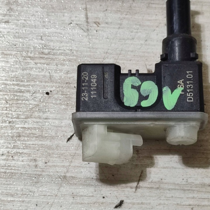 Sensor Tankklappe des Kraftstoffsbehälters Opel Corsa F D513101