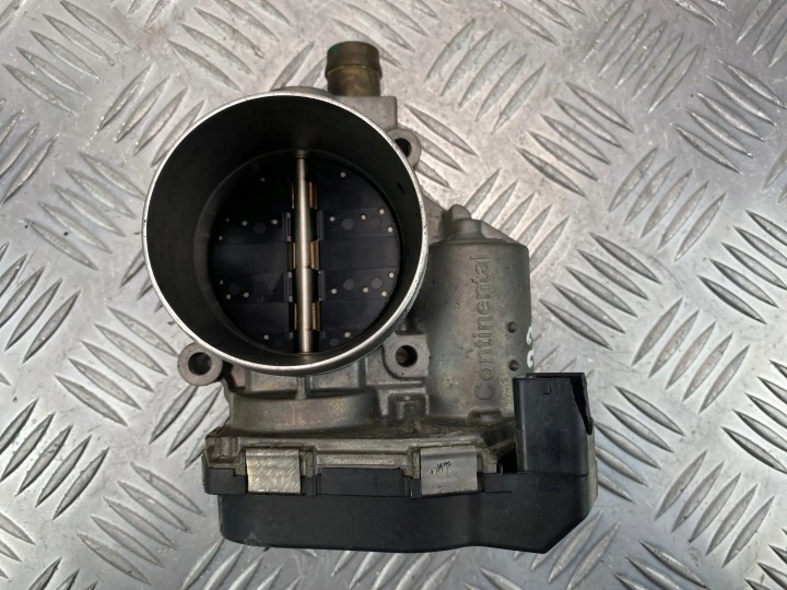 BMW SERIA 3 F30 F31 2.0 Vanne boitier papillon 7588625