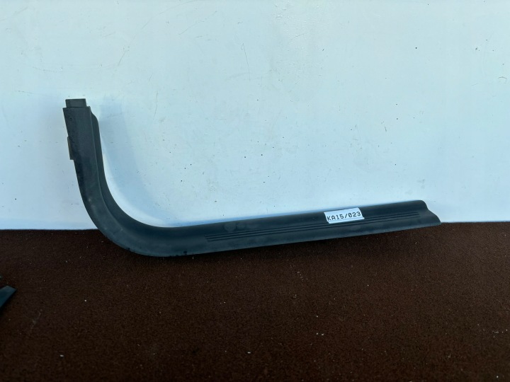 cover of the threshold moulding right front VOLVO V50 S40 C30 8641785 KA15/023