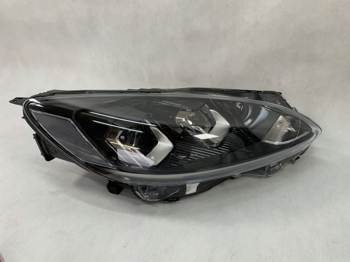 Licht vorne rechts Ford Kuga 3 III FL Espace 19-21r LV4B-13E014-CA 01.26