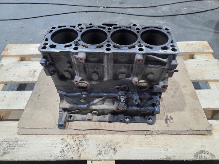 BLOK Motore AUDI VOLKSWAGEN SEAT SKODA 1.6 TDI CAY 03L021AL 3/26