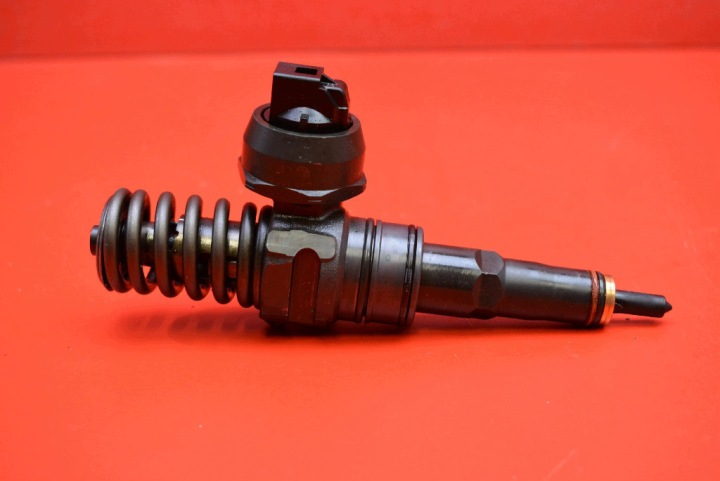 nozzle nozzle 038130073BH 0414720230 AUDI A4 B7 1.9 TDI 115 KM 04-08