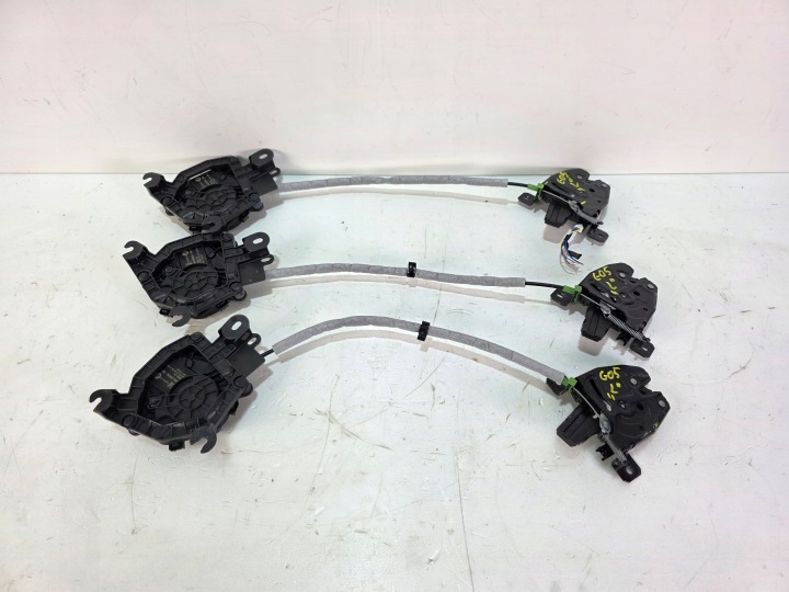 de la Serrure DOGIAG du capot Gauche BMW X5 G05 LCI 7461674 5A12987