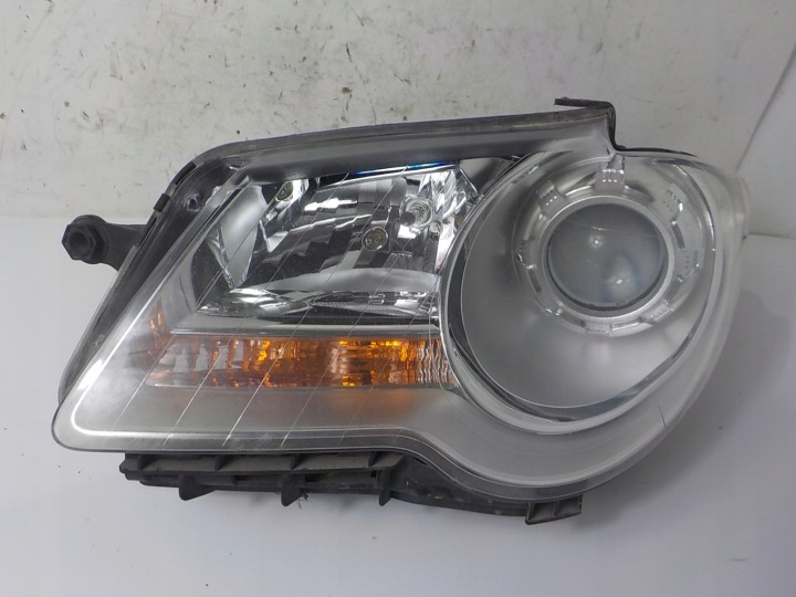 VOLKSWAGEN TOURAN et LIFT Feux phare Gauche Avant Avant UK