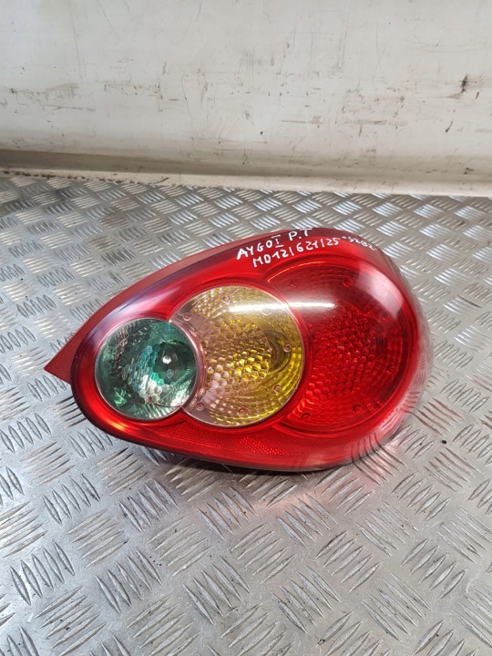 Feux phare Droit Arrière 815500H020 + WKLAD TOYOTA AYGO et 08R- EUROPA
