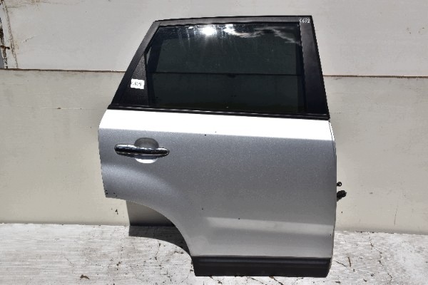 Portière Droite Arrière KIA SORENTO II Przedlift 2009-2012 Kod lakieru: 3D