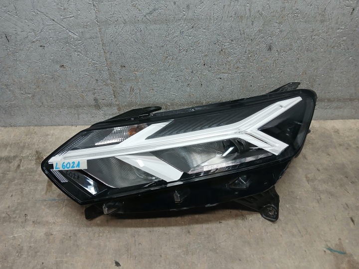 light front left DACIA SANDERO III 3 JOGGER LED 260601750R