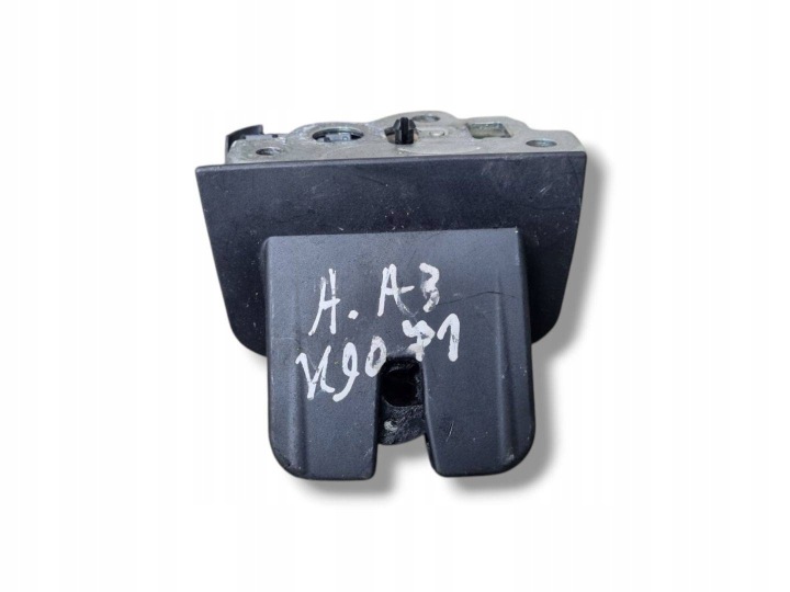 de la Serrure du capot Porte coffre hayon Audi A3 8P 2nd facelift 2010 8K9827505A