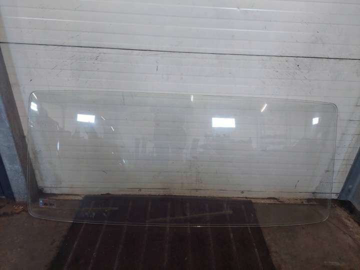 Vitre pare brise VOLKSWAGEN LT et LIFT MAZOWSZE