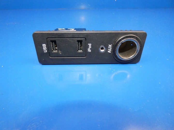 JAGUAR XJ X351 Adaptateur PORT ZLACZE USB AUX 12V