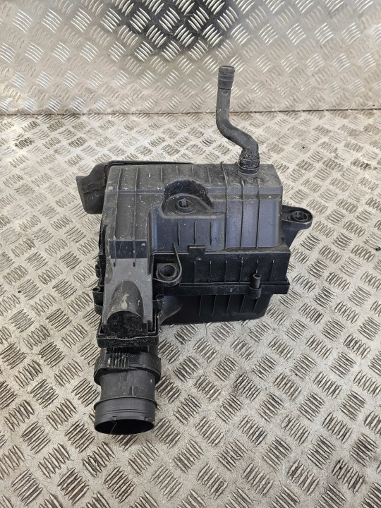 cover of a filter, air SEAT AUDI SKODA VOLKSWAGEN VW 5Q0129620B