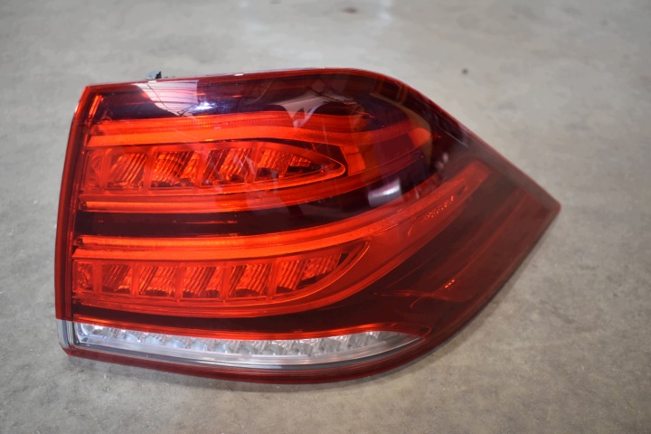 perfect condition light rear part rear right MERCEDES GLE W166 EUROPA 1