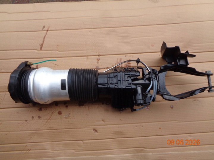 Shock absorber Front 9Y0616038P Porsche Cayenne 9Y 11