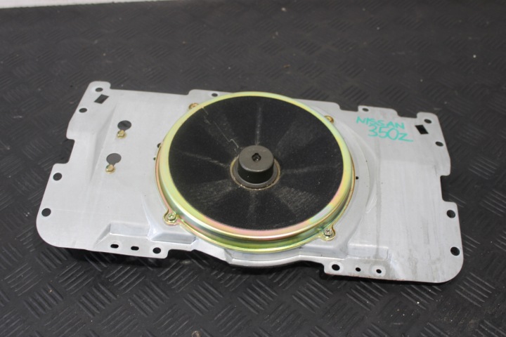 speaker amplifier SUBWOOFER BOSE NISSAN 350Z LIFT ROADSTER 28060CF42A