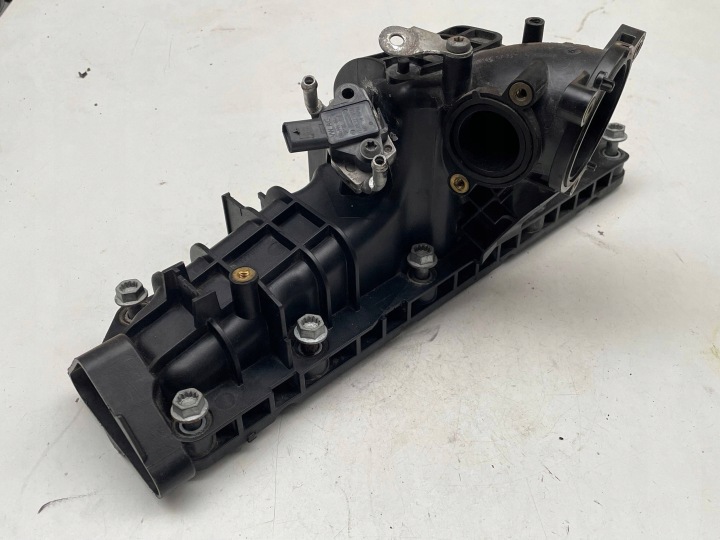 Collecteur admission occasion VW CRAFTER FURGON (SY_) 04L129709 33519392 2.0L 103kw 23R !J