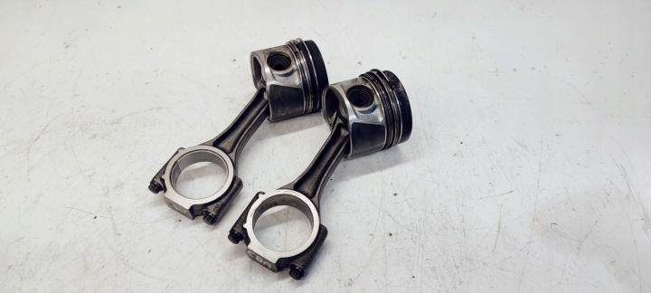 KOLBE + PLEUELSTANGE PLEUEL AUDI VW 2.0 TDI CAG CBA 03LG 038J