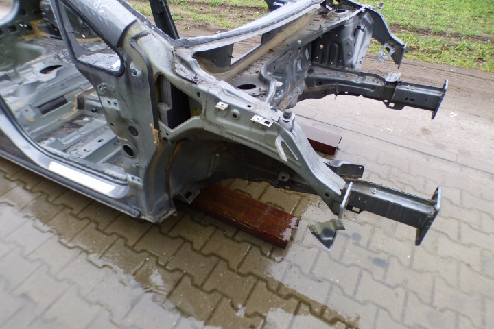 čtvrtka čtvrtka pravá lakier Z195 OPEL CORSA E