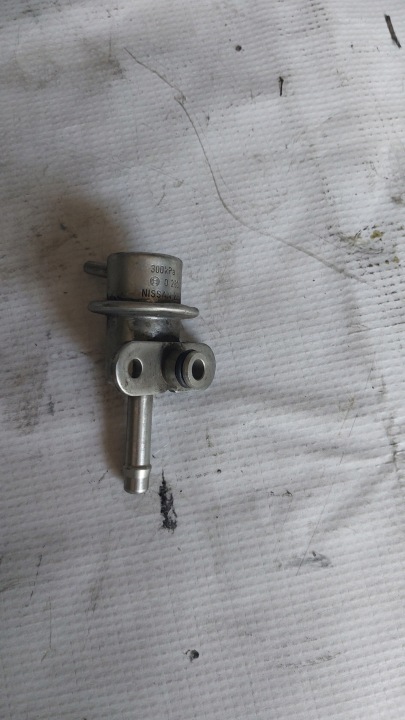 REGULATOR Pression Carburant NISSAN ALMERA N16 226707J600 / 0280160640
