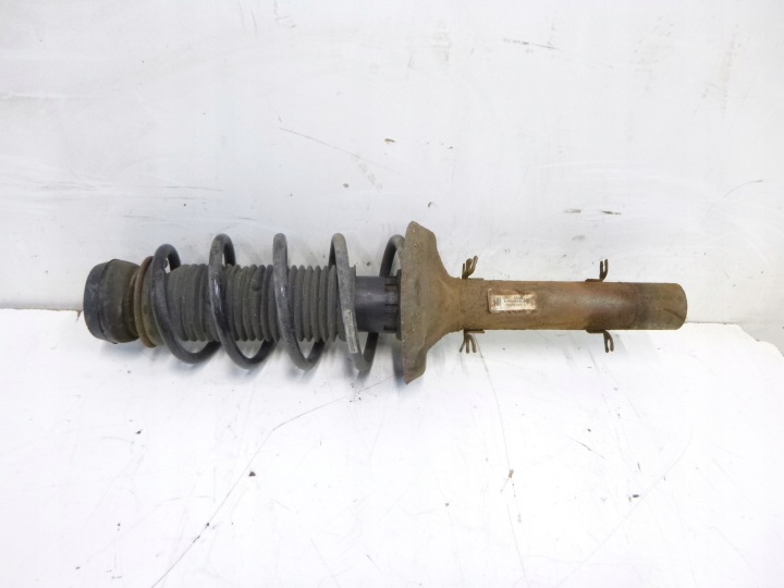 Stoßdämpfer vorne rechts VW Volkswagen Golf IV 1.6 97-06r. 1J04130315