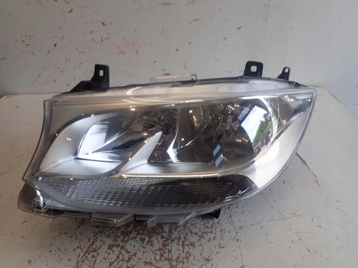 light front left MERCEDES SPRINETR W907 W910 2017