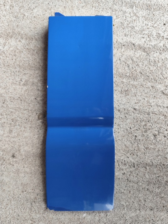 Klapka Blende Abdeckung unter wlewem des Kraftstoffsbehälters Blech VW T5 T5 lift blaue