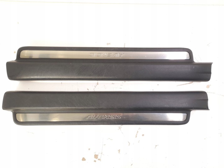 Toyota Avensis T25 krytka prahová dveře przednich 6791305040