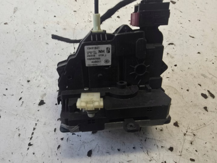 OPEL CORSA E lock door front front left 13431841 NH EUROPA