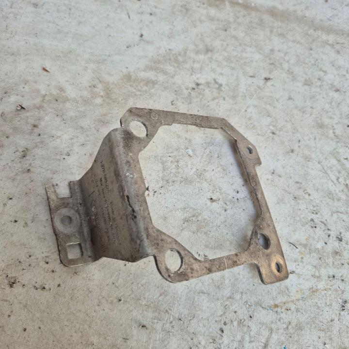 AUDI A4 B9 8W 15-24 UCHWYT tartó RADARU ACC