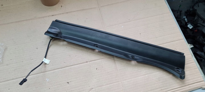 Jeep Grand Cherokee WL 2022 Leiste Schutzleiste Blende Gehäuse heckklappe Kofferraum rechts 68371480