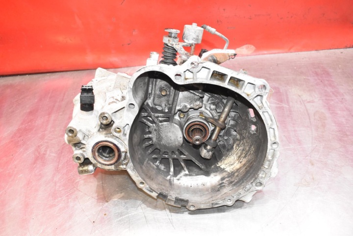 Getriebe J51873 KIA CERATO 1 und 1.6 16V 105 KM 04-06