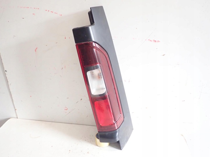 FEUX PHARE ARRIÈRE ARRIÈRE DROIT RENAULT TRAFIC III 2014