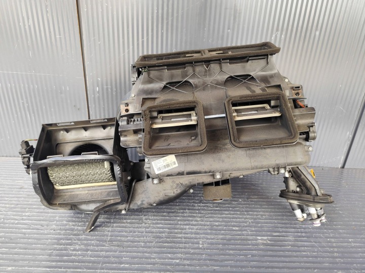 BMW 3 E92 E93 2.0 Bloc de chauffage complet Complète 9181171