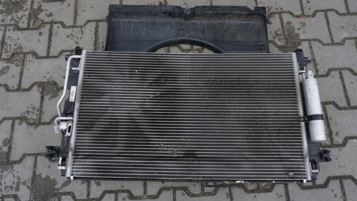 MERCEDES SPRINTER 910 - Radiatore motore usato VENTOLA