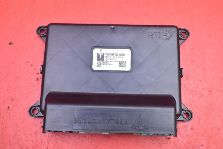 kompjuter računalo upravljačka ECU THERMAL CONTROLLER 1034215-00-A TESLA MODEL X 90D 15-21