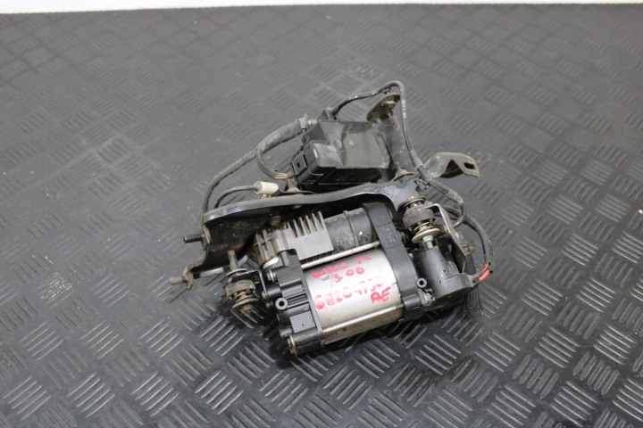 compressor; springing 68204730AE MERCEDES CLA W117