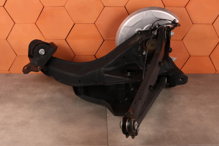 BMW F40 F44 F45 F46 X1 F48 X2 F39 otoč ramene pravá záď 2WD 6851580