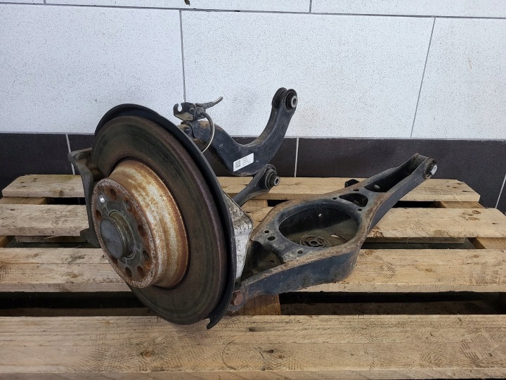 AUDI Q3 8U LIFT 1.4 TFSI FWD 2WD of the pivot arm of the arm disc left rear part
