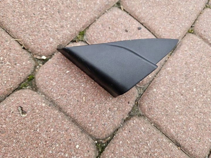 Obal Kryt boczka tapacír Kryt t Toyota Camry VIII XV70 67492-33130
