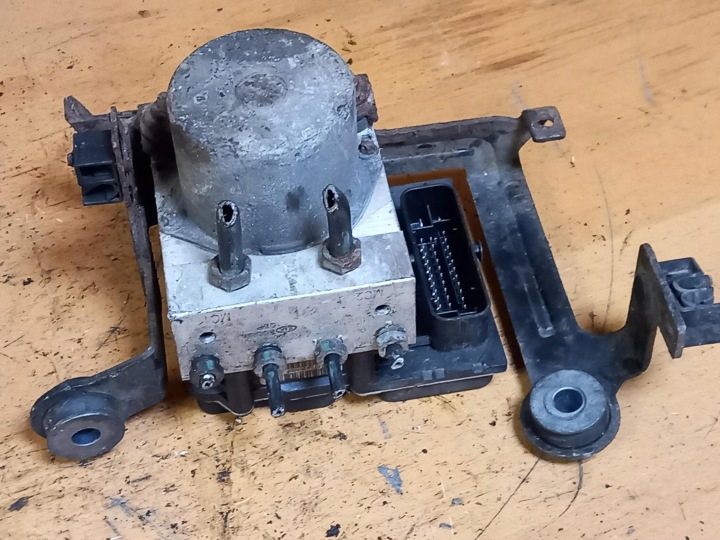 Pumpe ABS KIA VENGA 1.6 CRDi 61589-45100 10-19