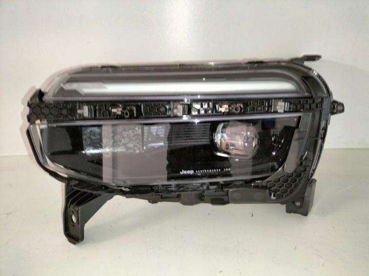 feu avant reflektor gauche JEEP AVENGER 23- FULL LED