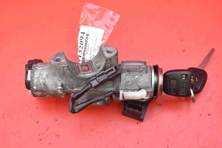 allumage clé 45020-05-04 TOYOTA AVENSIS 2 II T25 2.0 D-4D 126 KM 06-09